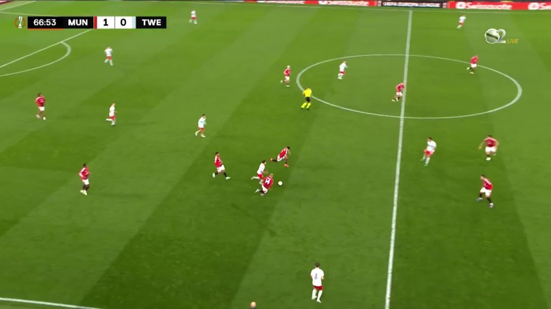 ⁣Manchester United 1 - [1] Twente - Sam Lammers 68'