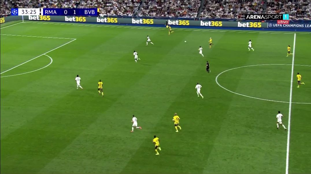 ⁣Real Madrid 0 - [2] Dortmund - Jamie Gittens 34'