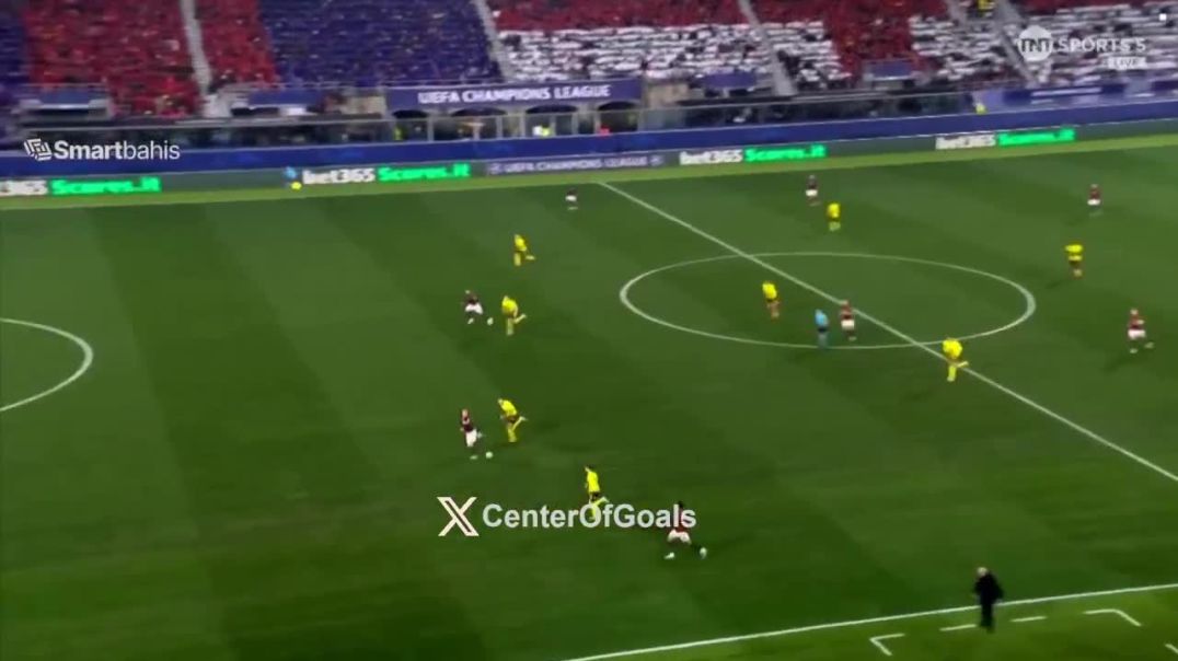 ⁣Bologna [1]-1 Borussia Dortmund - Thijs Dallinga 71'