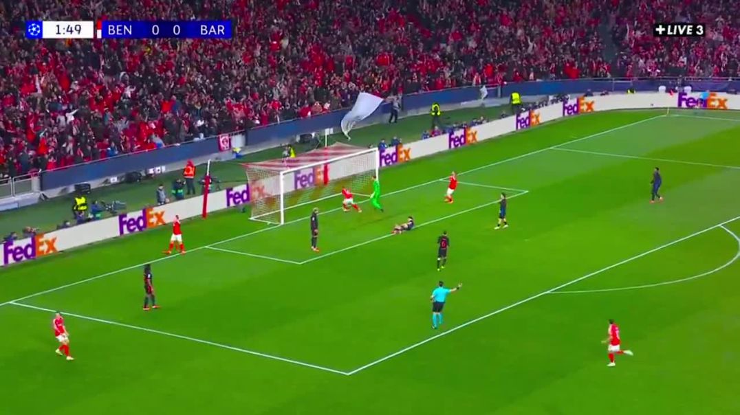 ⁣Benfica [1] - 0 Barcelona - V. Pavlidis 2'