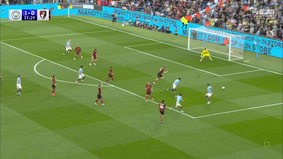 ⁣Manchester City [2]-0 Bournemouth - Bernardo Silva 38'