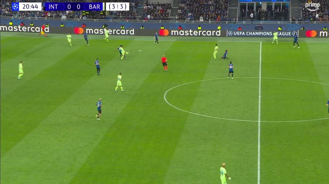 ⁣Inter [1] - 0 Barcelona - L. Martínez 21'
