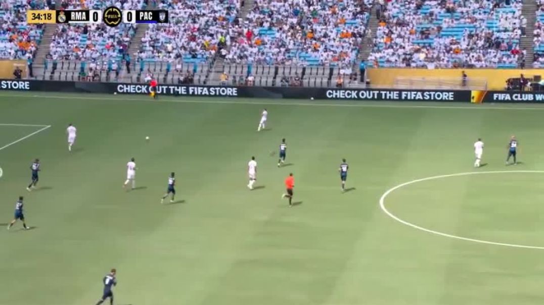 Real Madrid [1] - 0 Pachuca - Jude Bellingham 35'